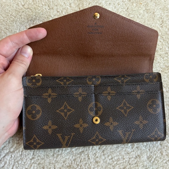 Louis Vuitton Wallet - Picture 3 of 9